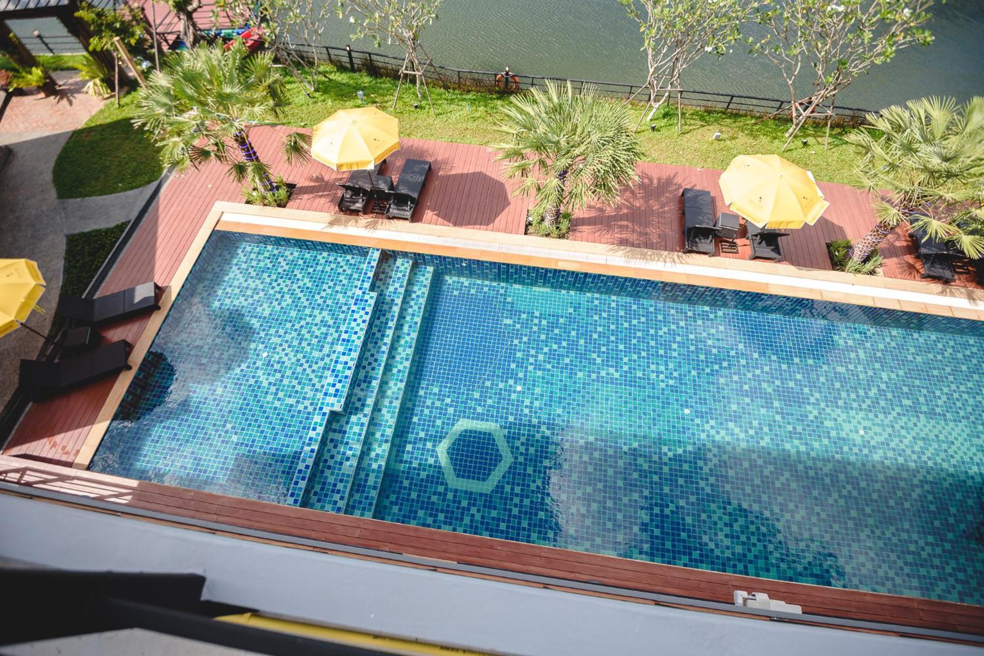 Phuengluang Riverside Hotel Chanthaburi Exterior foto